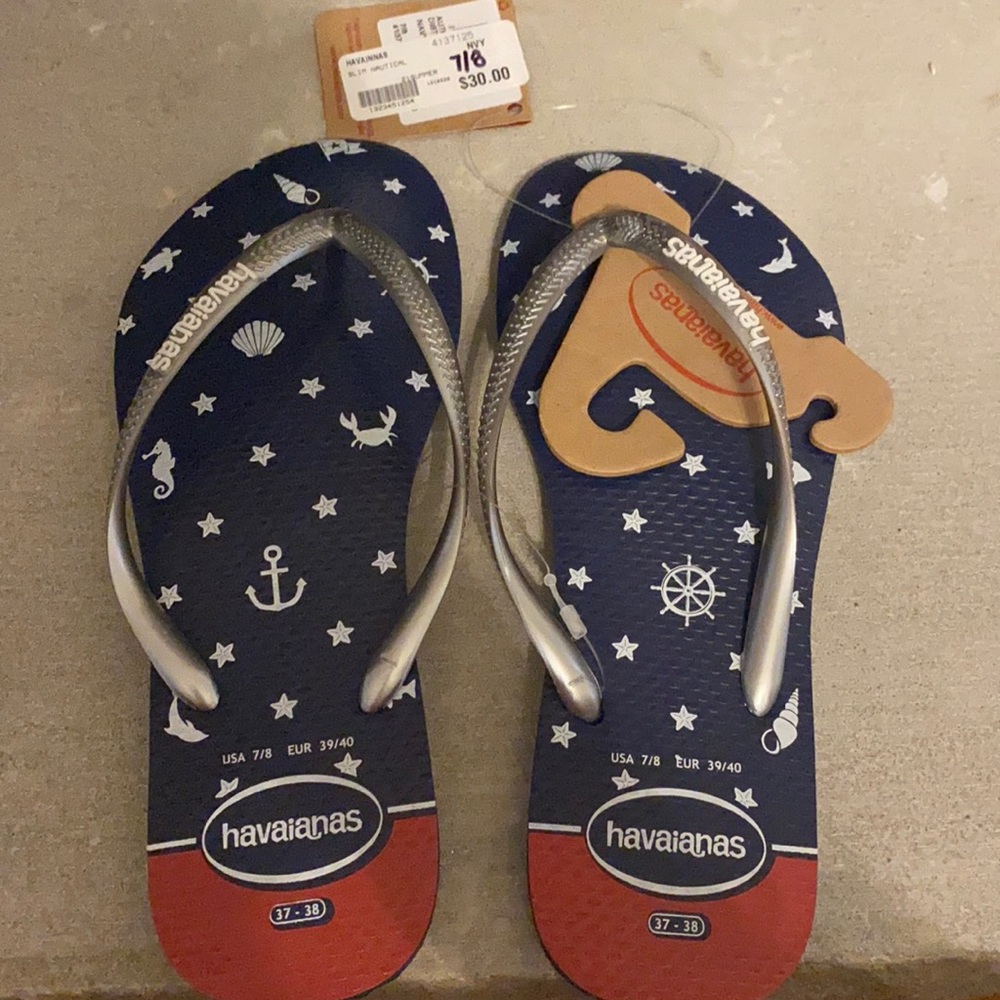 Havaianas! Size 7/8 - NWT. Red white and blue!